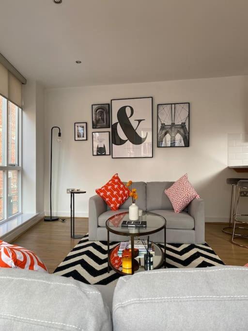 Apartment Townhouse With Private Roof Garden Sleeps 4 Leeds (West Yorkshire)