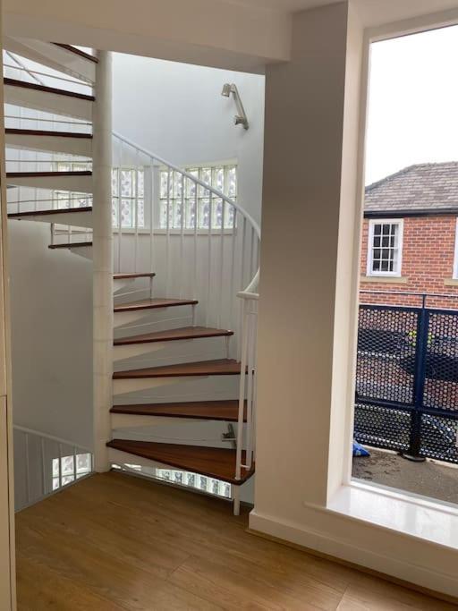 Townhouse With Private Roof Garden Sleeps 4 *