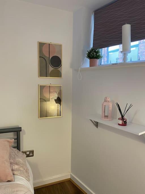 Townhouse With Private Roof Garden Sleeps 4 Apartment Leeds (West Yorkshire)