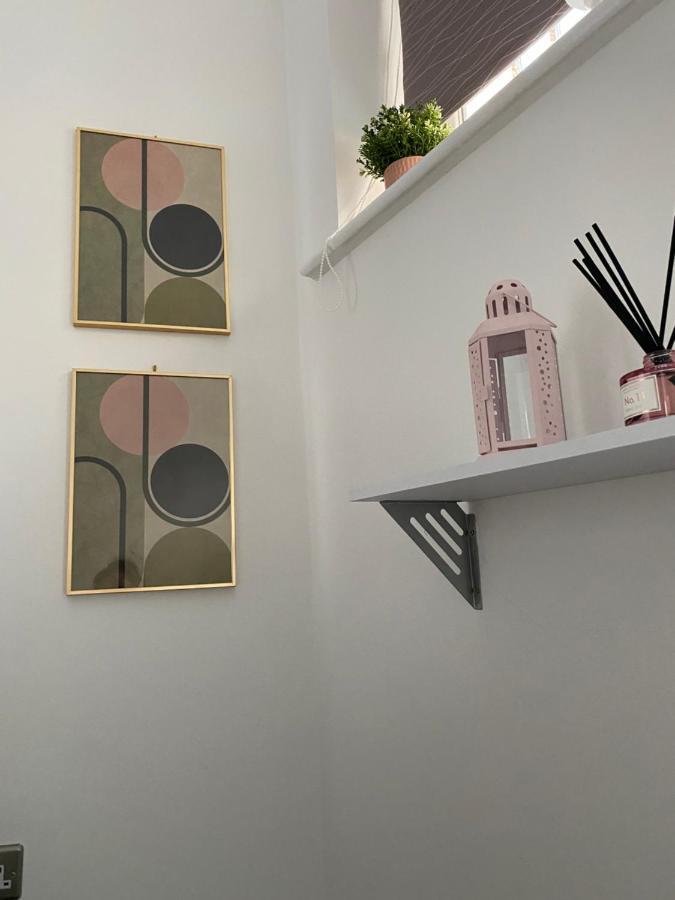Townhouse With Private Roof Garden Sleeps 4 Apartment *