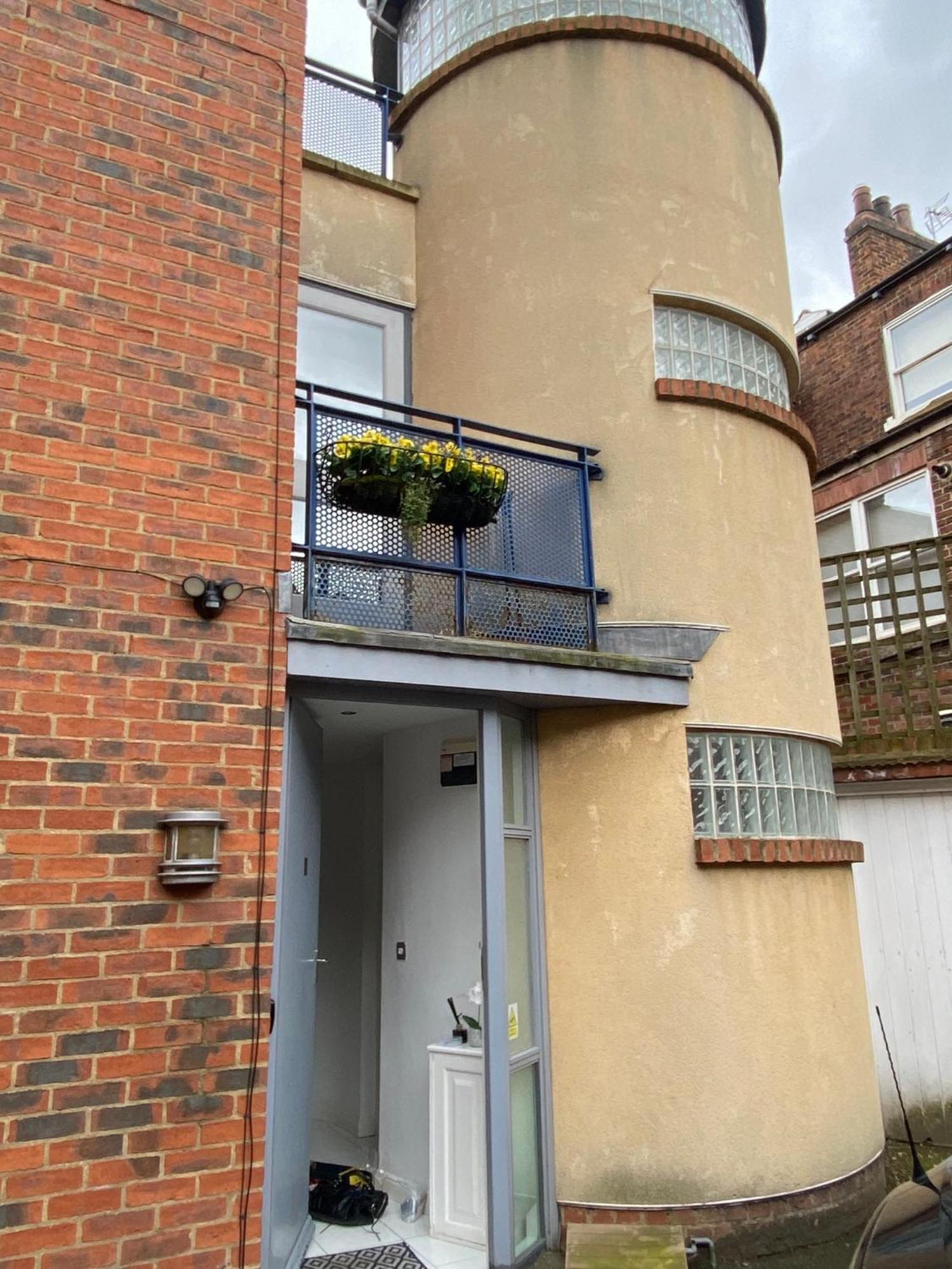 Townhouse With Private Roof Garden Sleeps 4