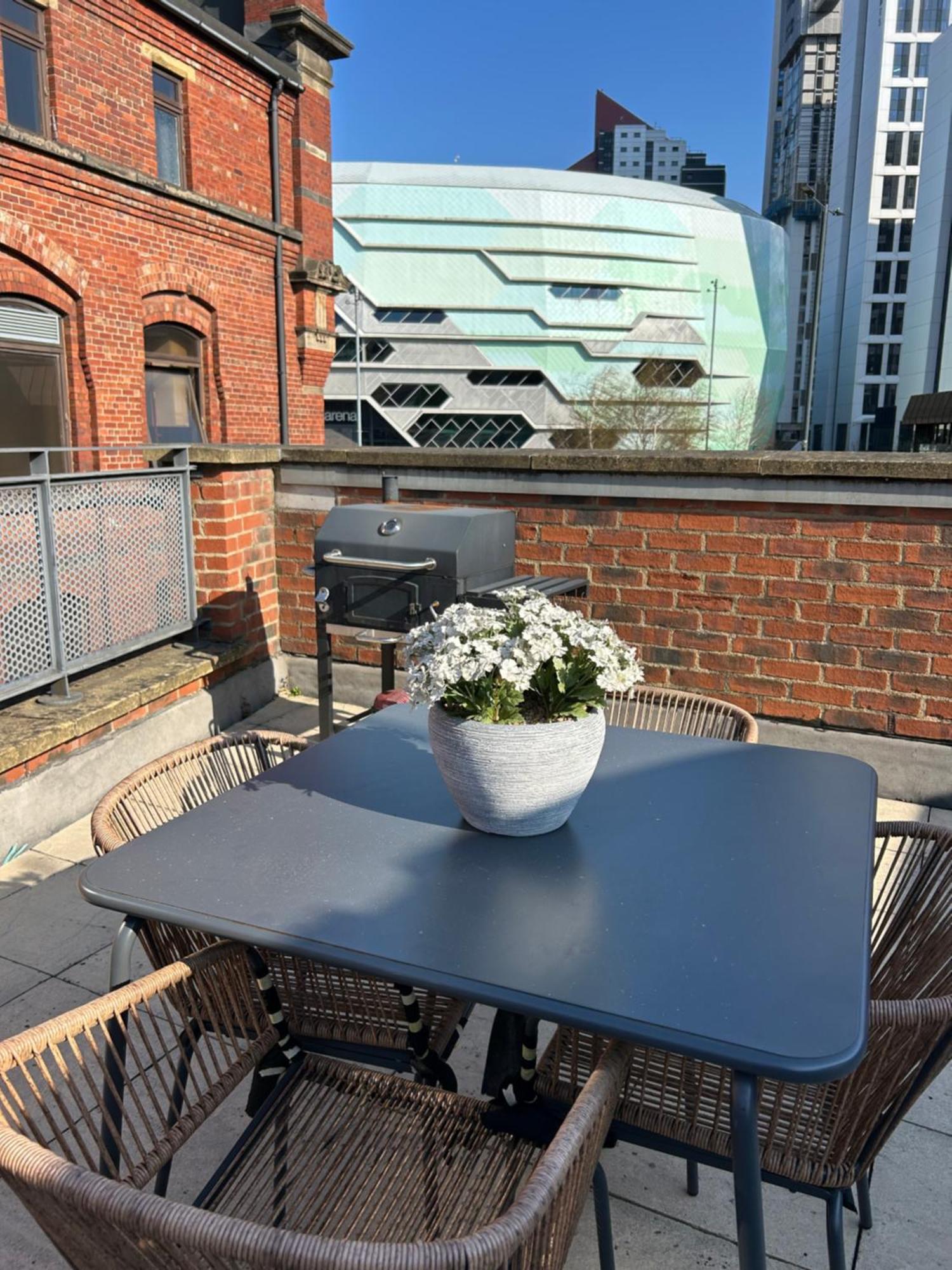 Townhouse With Private Roof Garden Sleeps 4